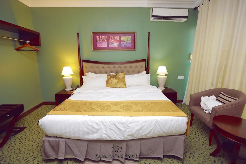 Regency Park Hotel ダル・エス・サラーム エクステリア 写真