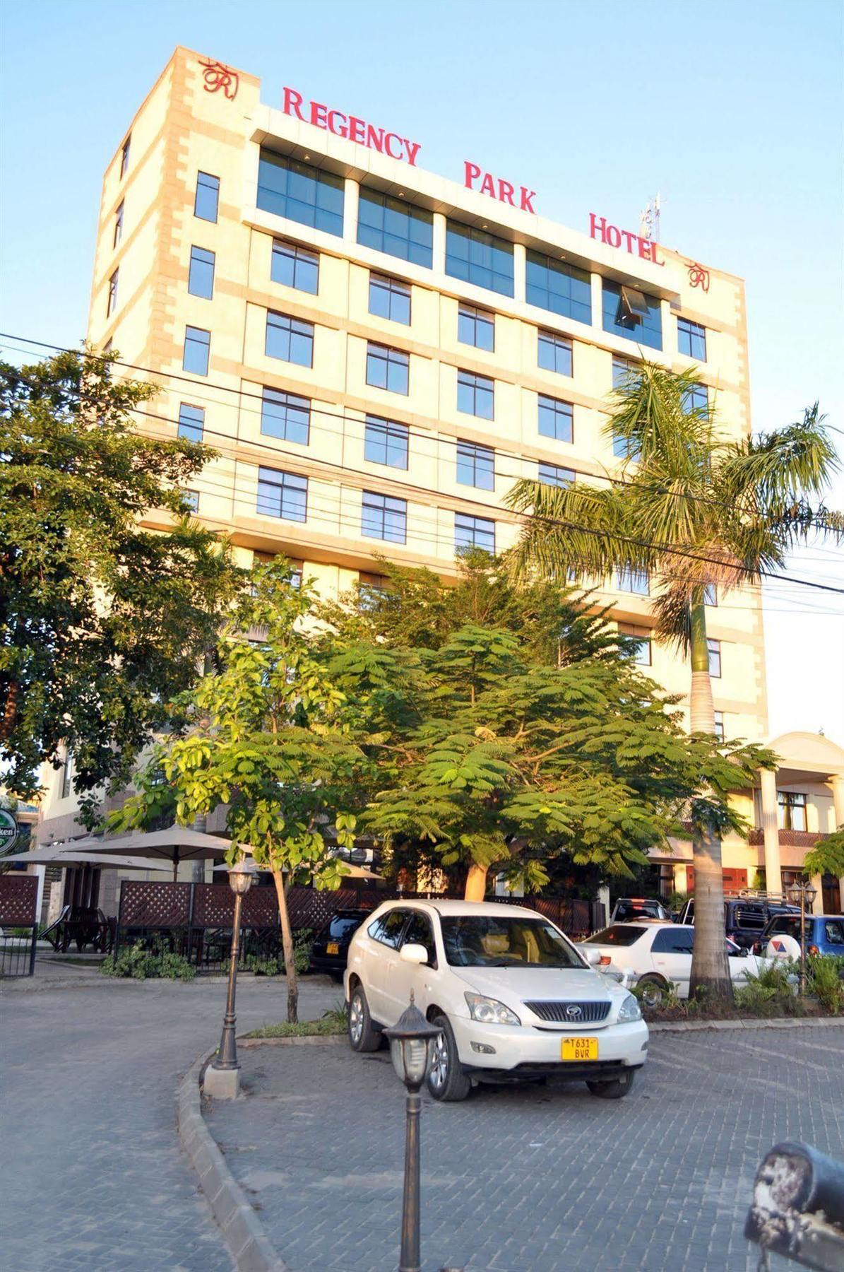 Regency Park Hotel ダル・エス・サラーム エクステリア 写真