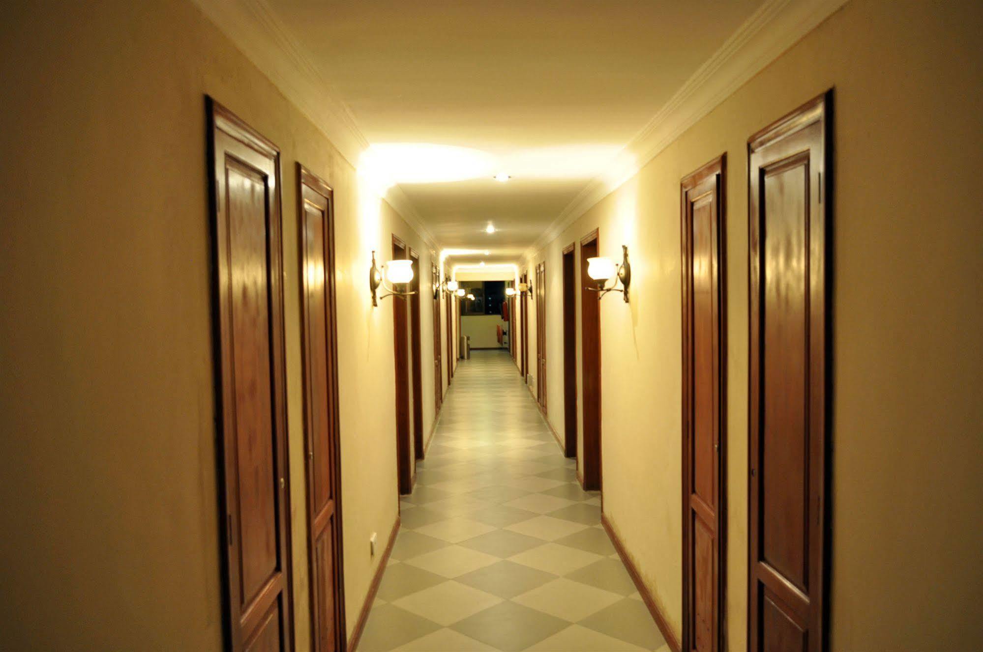 Regency Park Hotel ダル・エス・サラーム エクステリア 写真
