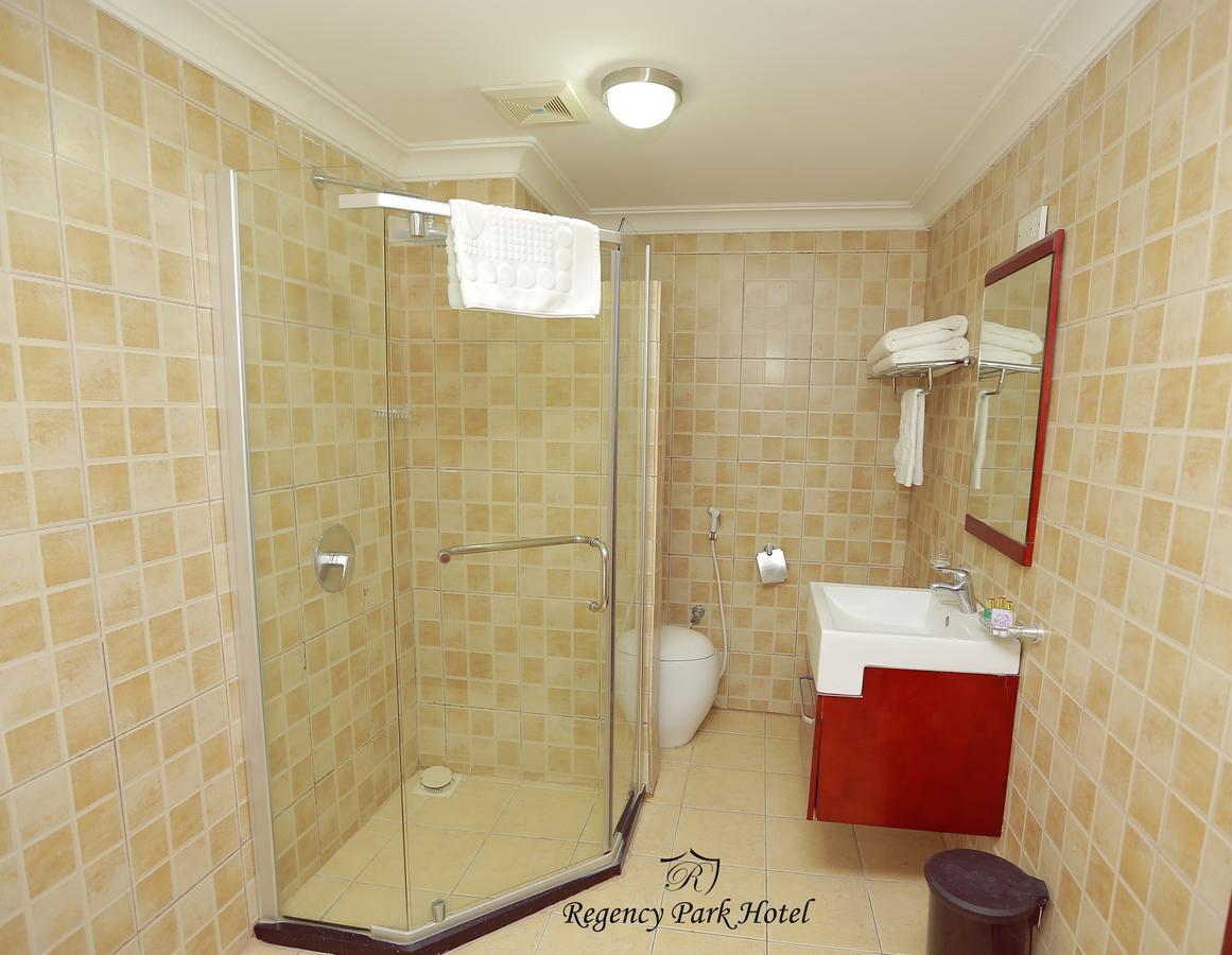 Regency Park Hotel ダル・エス・サラーム エクステリア 写真