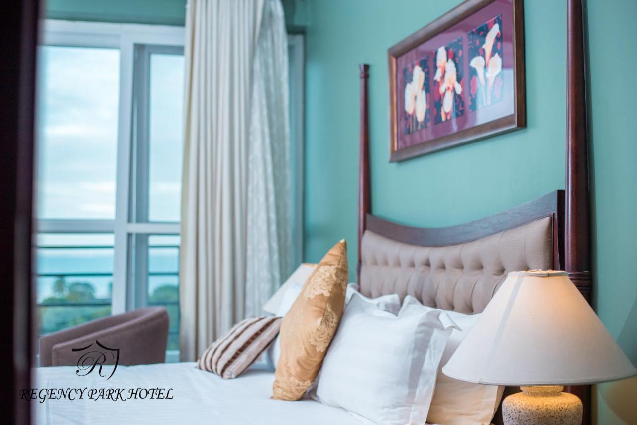 Regency Park Hotel ダル・エス・サラーム エクステリア 写真