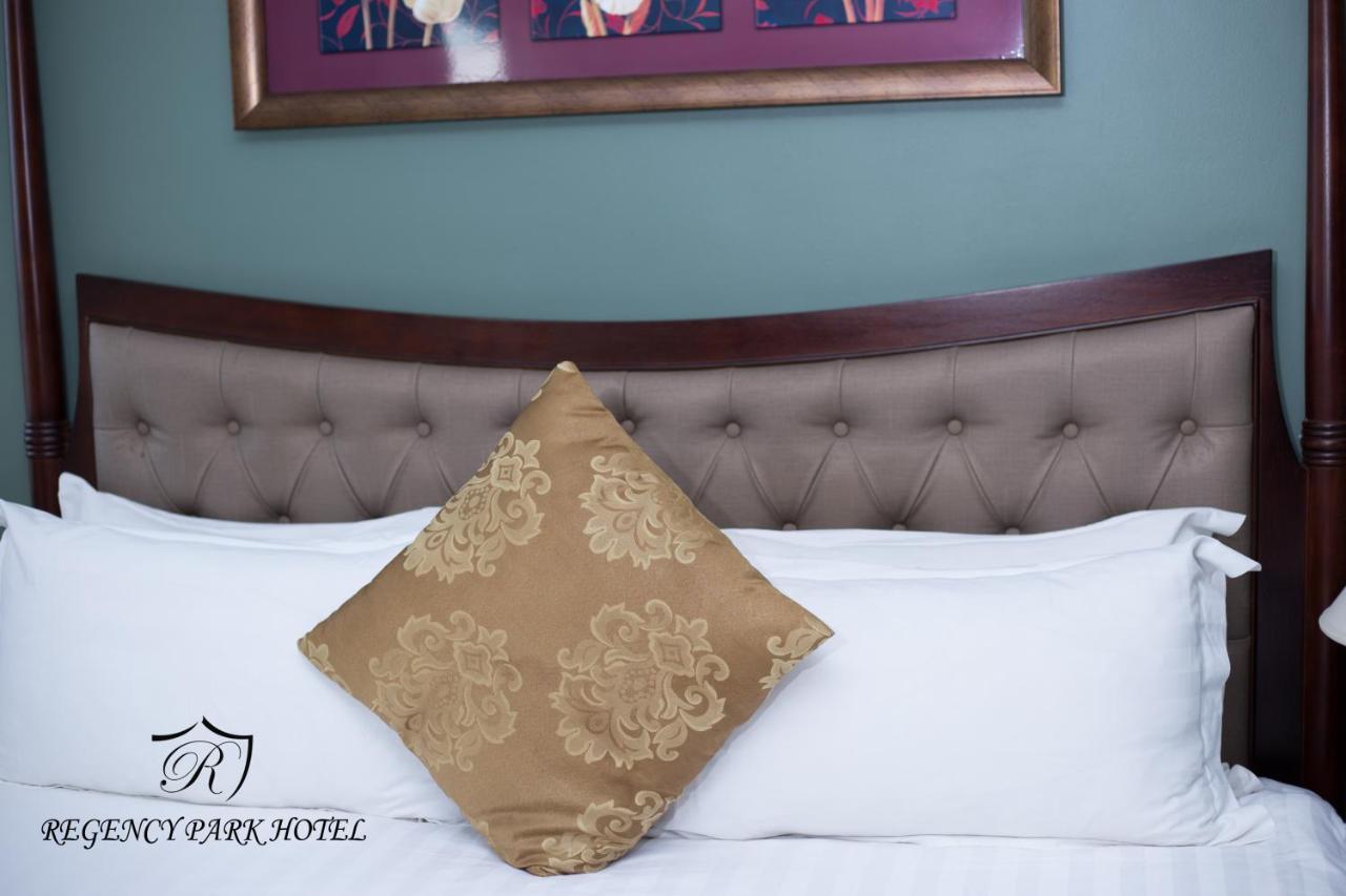 Regency Park Hotel ダル・エス・サラーム エクステリア 写真
