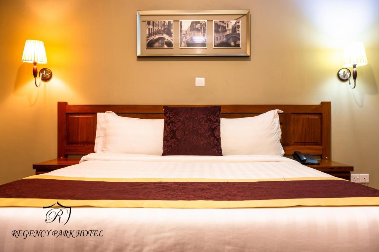 Regency Park Hotel ダル・エス・サラーム エクステリア 写真