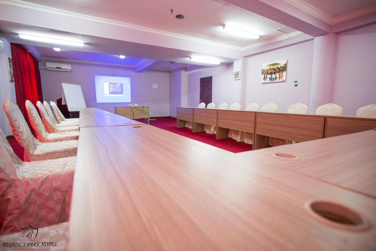 Regency Park Hotel ダル・エス・サラーム エクステリア 写真